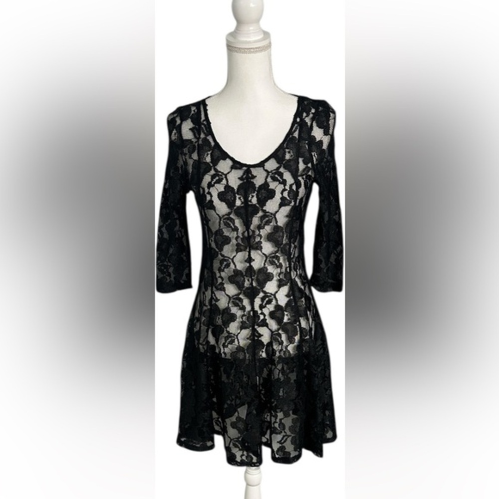Elegant Black Lace Mini Dress